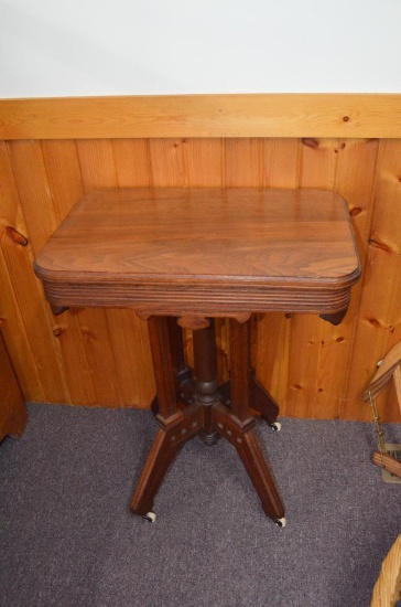24 IN. X 16 IN. ANTIQUE TABLE