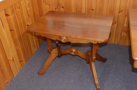 34 IN. X 24 IN. ANTIQUE PARLOR TABLE