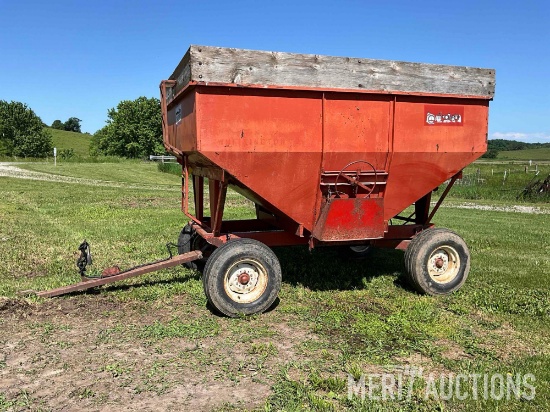 Unferferth 275bu. gravity wagon