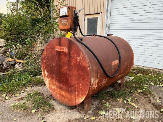 500 gal. fuel tank with pump