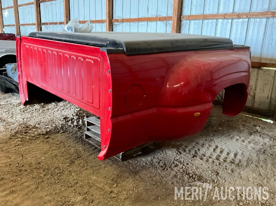 GMC 8ft. Daully pickup take off bed