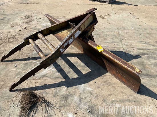 Kewannee 8ft. 3-pt. Fast hitch blade