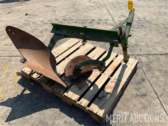 John Deere 3-pt. single bottom plow