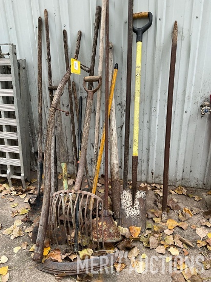 Assorted Vintage Long Handled Tools
