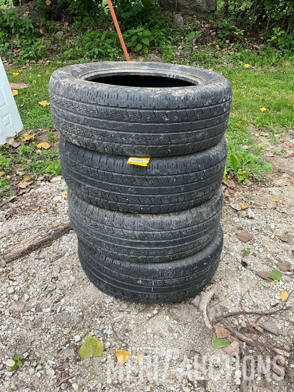 Set of 4 Pirelli Scorpion STR Tires