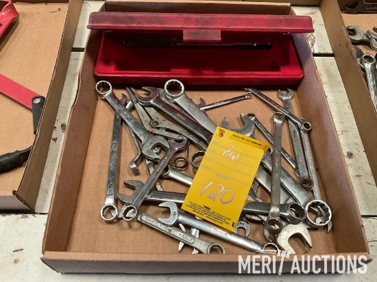 Quantity of Snap on end wrenches, Snap on 1/4 in torque wrench, and other wrenches