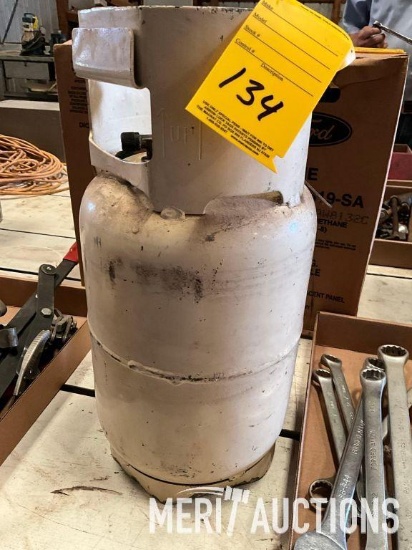 Refrigerant refillable tank