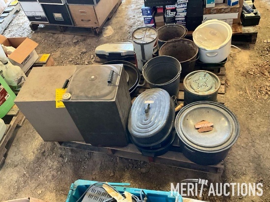 Pallet of collectibles