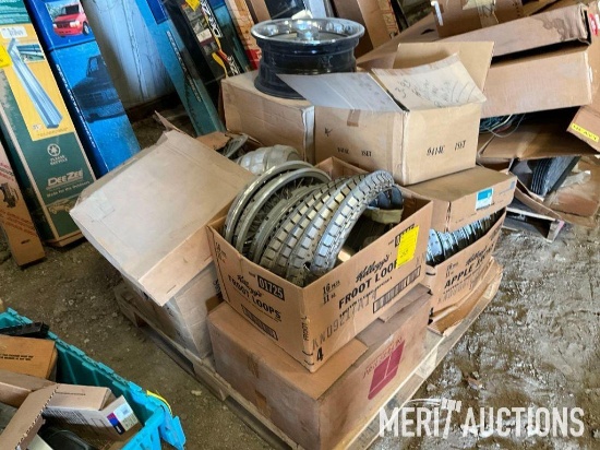 Pallet of assorted hub caps