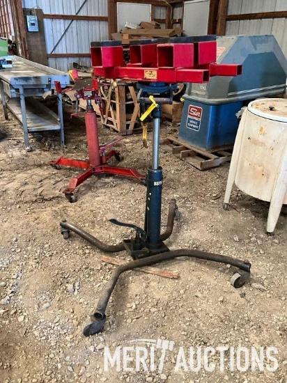 Walker hyd. transmission & fuel tank jack