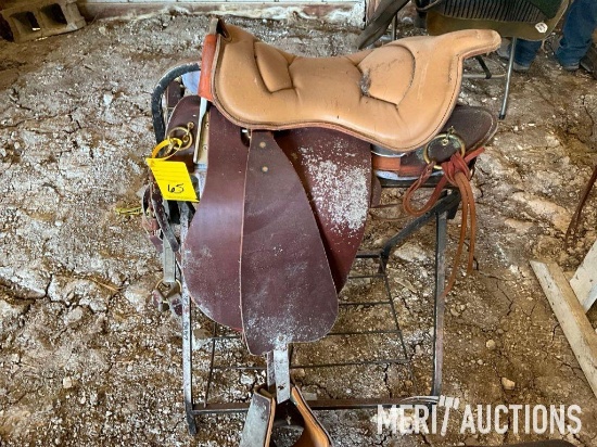 Trail saddle w/ padded seat