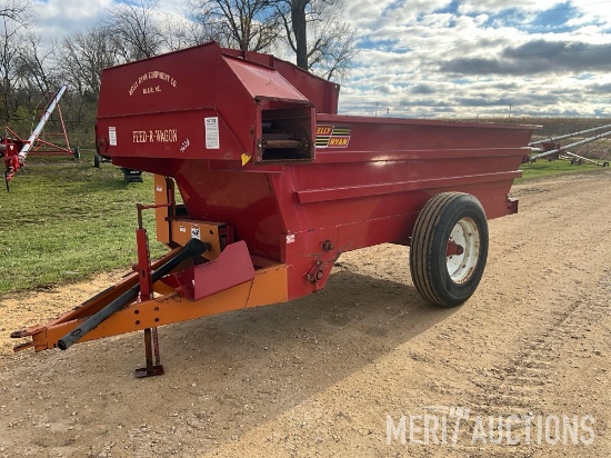 Kelly Ryan 4ft. x 14ft. Feed-R-Wagon