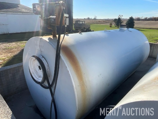 3,000 gal. fuel tank