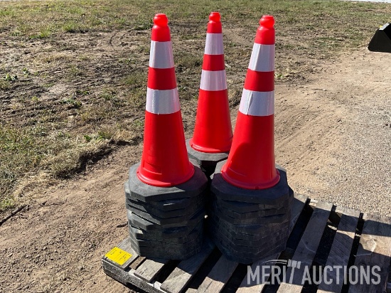 28in. Traffic Cones, Quantity: 30