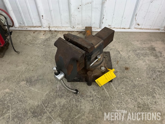 Receiver hitch vice