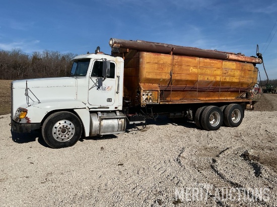 1993 Freightliner feed truck