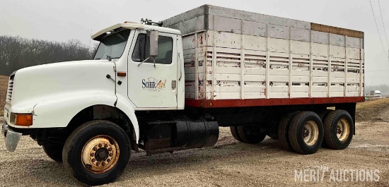 1990 International 8200 Grain Truck