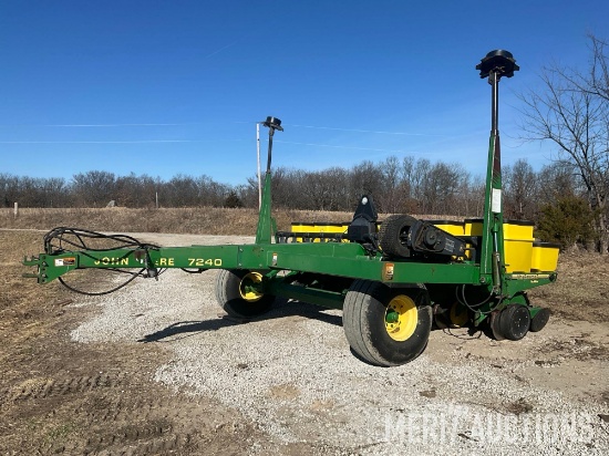 John Deere 7240 planter