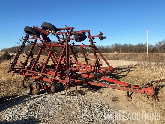 Case IH Vibrashank 4600 field cultivator