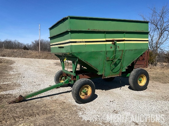 John Deere Gravity Wagon