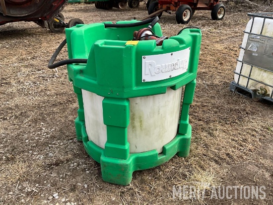 120 gal. Roundup poly tote