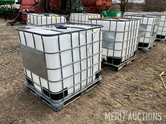 2 250 gal poly totes