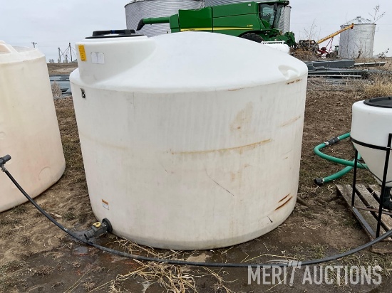 1300 gal. poly water tank