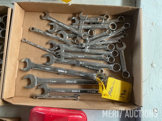 flat of metric combination end wrenches