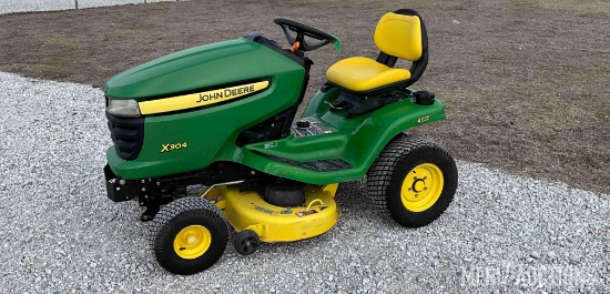 2008 John Deere X304 Lawnmower