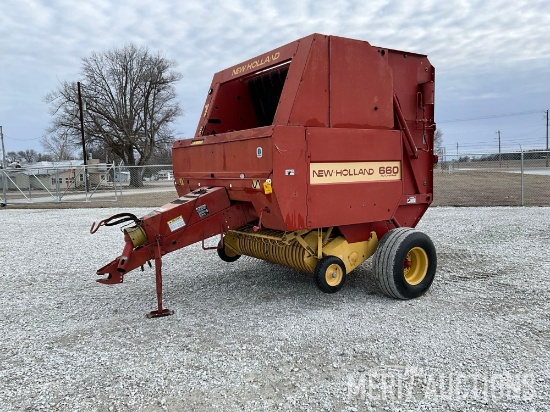New Holland 660 Round Baler