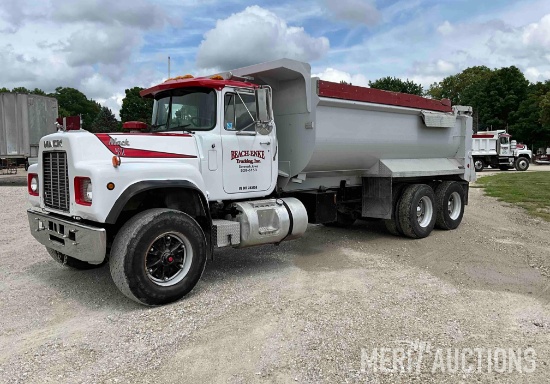 1991 Mack R Model Dump Truck