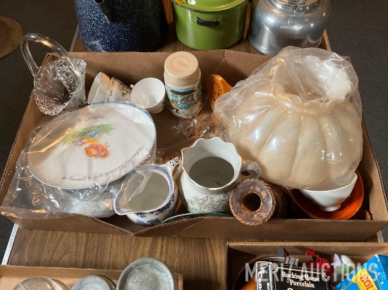 Large flat of glass items to include plates, pitchers and bowls