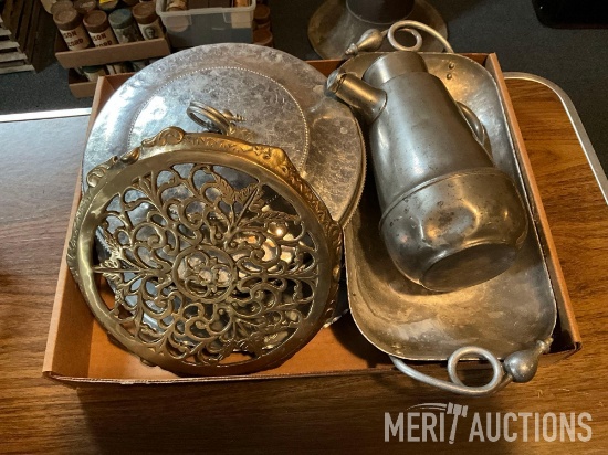 Flat of aluminum brush ware