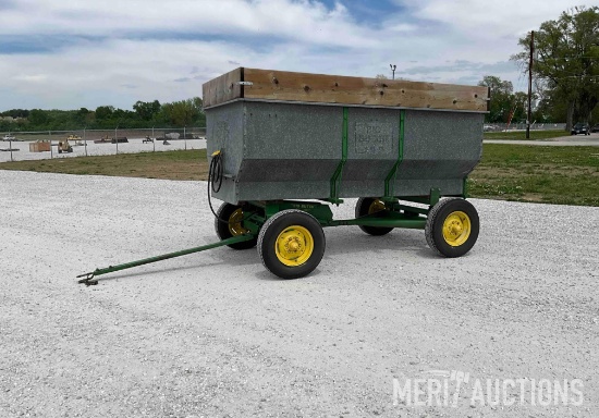 John Deere Big Butch Flair Box Wagon