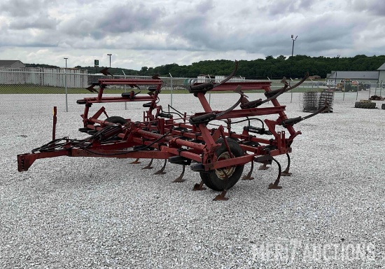 19ft. CASE IH 3000 Field Cultivator