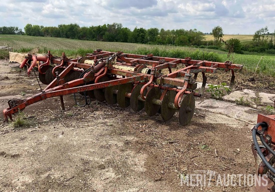 Krause 1071 11-Shank 15ft. Disk-Chisel - LOCATED NEAR REYNOLDS, IL