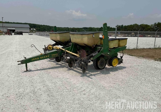 John Deere 7000 Conservation 4R38 Planter