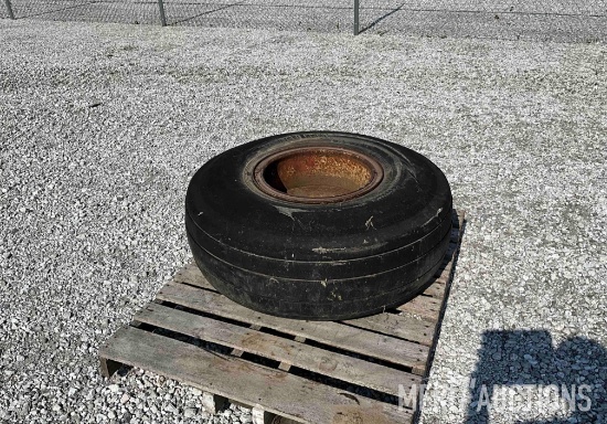 44x16 8 Bolt Split Rim and Tire