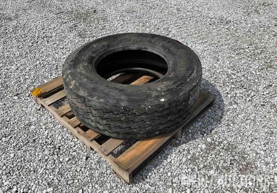 385/65R22.5 Tire