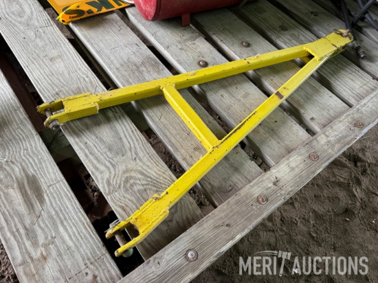 Small tow bar as pictured