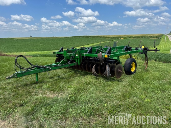 1990 John Deere 714 11-shank 13ft disk-chisel