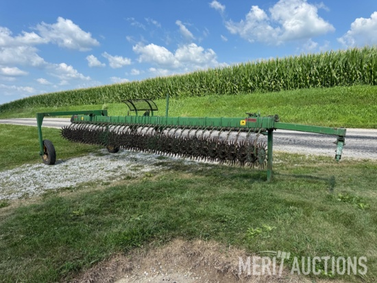 John Deere 400 21ft 3pt rotary hoe