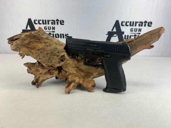 H&K P2000 .40 S&W