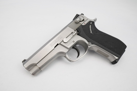 Smith & Wesson 5906 9mm