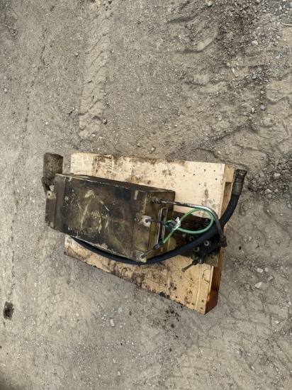 Hydraulic tank