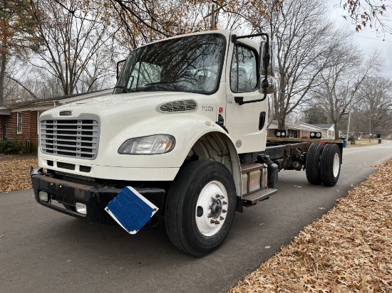 2015 FREIGHTLINER M2 106 CAB CHASSIS