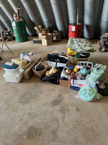 LARGE LOT OF HOUSEHOLD MISC. ITEMS