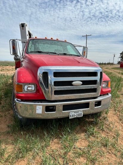 2004 FORD F750 HYDRAULIC BOOM TRUCK