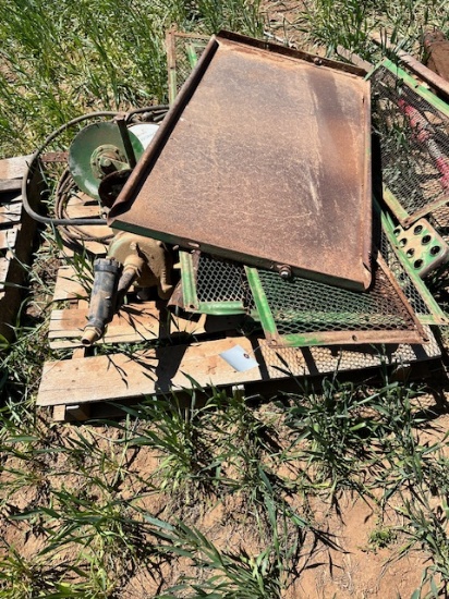 PALLET OF JOHN DEERE PARTS