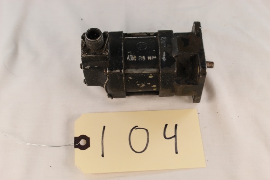 GENERAL ELECTRIC . ELECTRIC TACHOMETER FOUR POLE TYPE P/N 2CM9 AAA SUB 1 / AN P/N AN5547-2